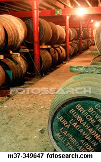 warehouse-lagavulin-whisky_~M37-349647.jpg